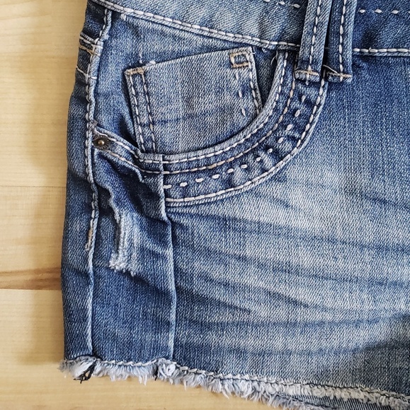 Mossimo Jean Short Shorts - Picture 4 of 7